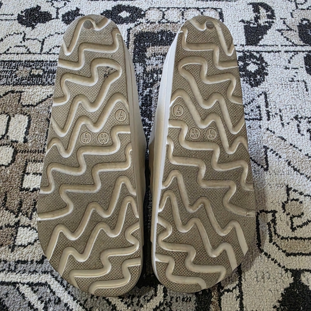 MIA slides - Picture 4 of 5